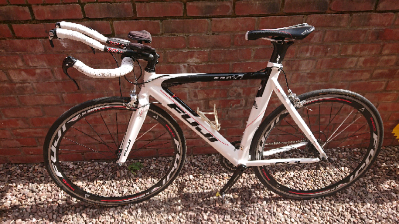 fuji aloha 1.0 triathlon bike